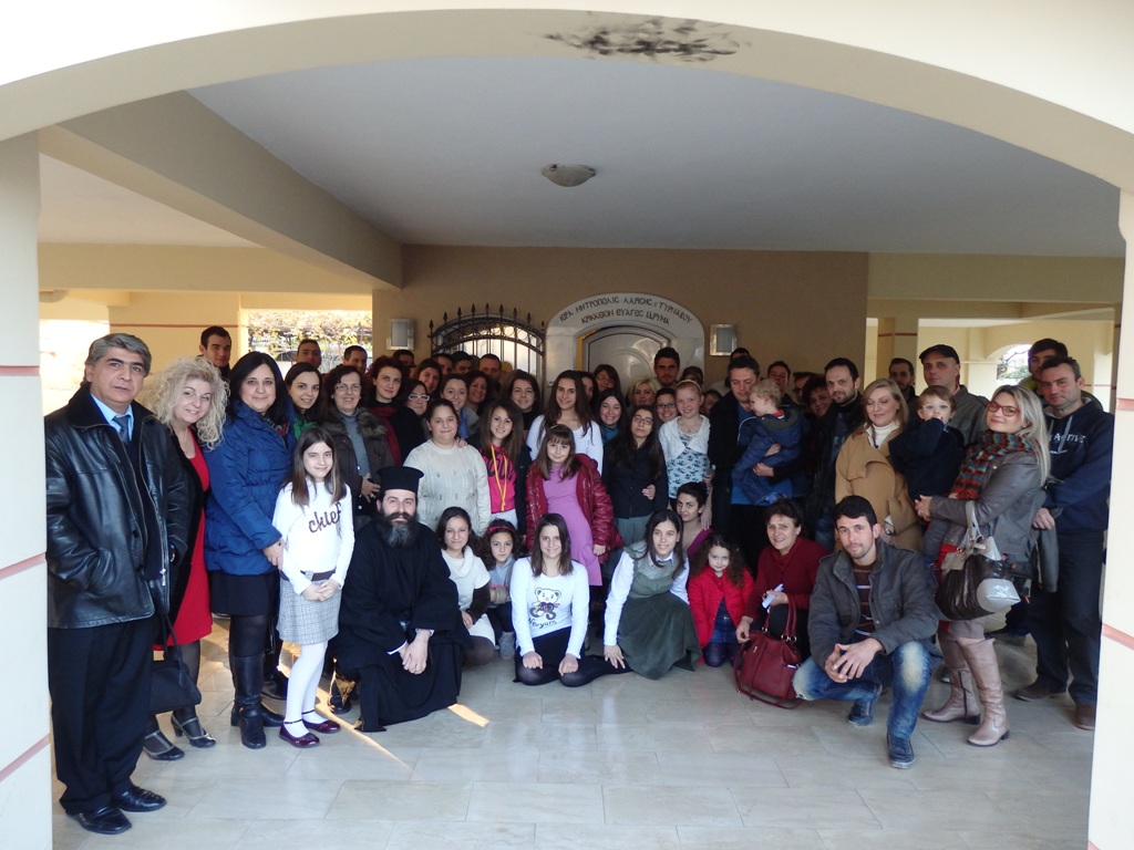 Οι νέοι του Αγίου Αχιλλίου στο «Κρίκκειο» ορφανοτροφείο-Δεκέμβριος 2013