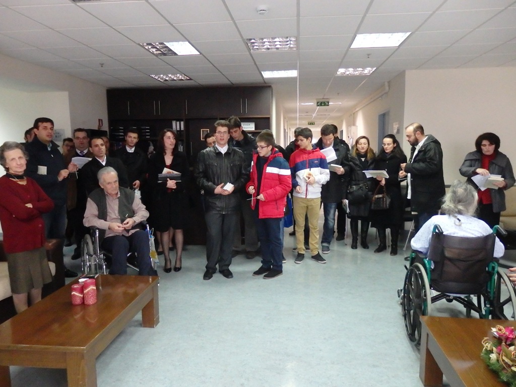 Χριστούγεννα μαζί με τον Χριστό για τους νέους του ναού μας-Δεκέμβριος 2013