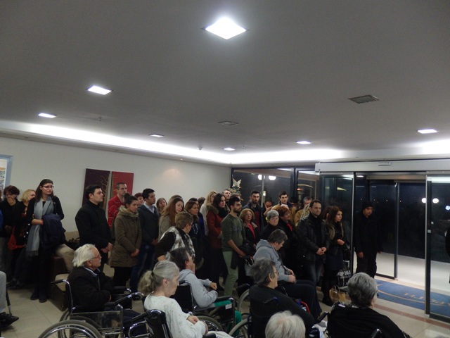 Οι Νέοι του Ναού μας έψαλαν Κάλαντα στους ασθενείς.